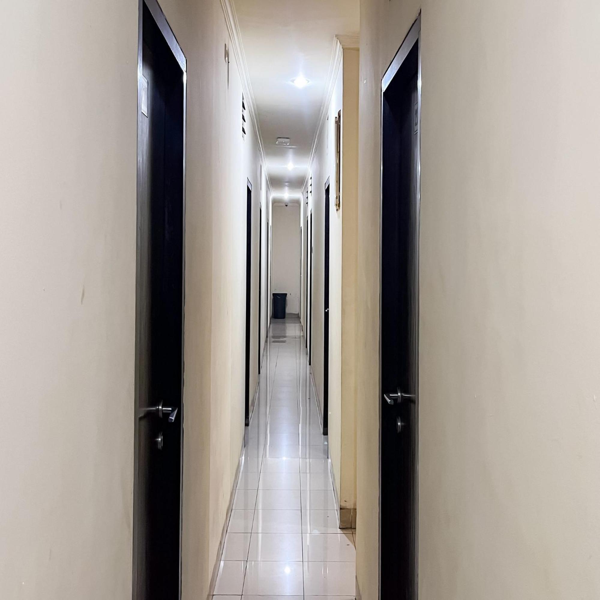 Arcadia Rooms Redpartner Jakarta Eksteriør bilde
