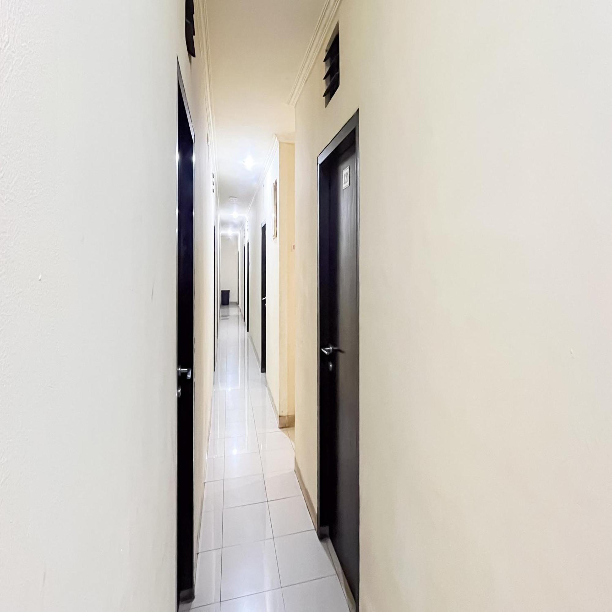 Arcadia Rooms Redpartner Jakarta Eksteriør bilde