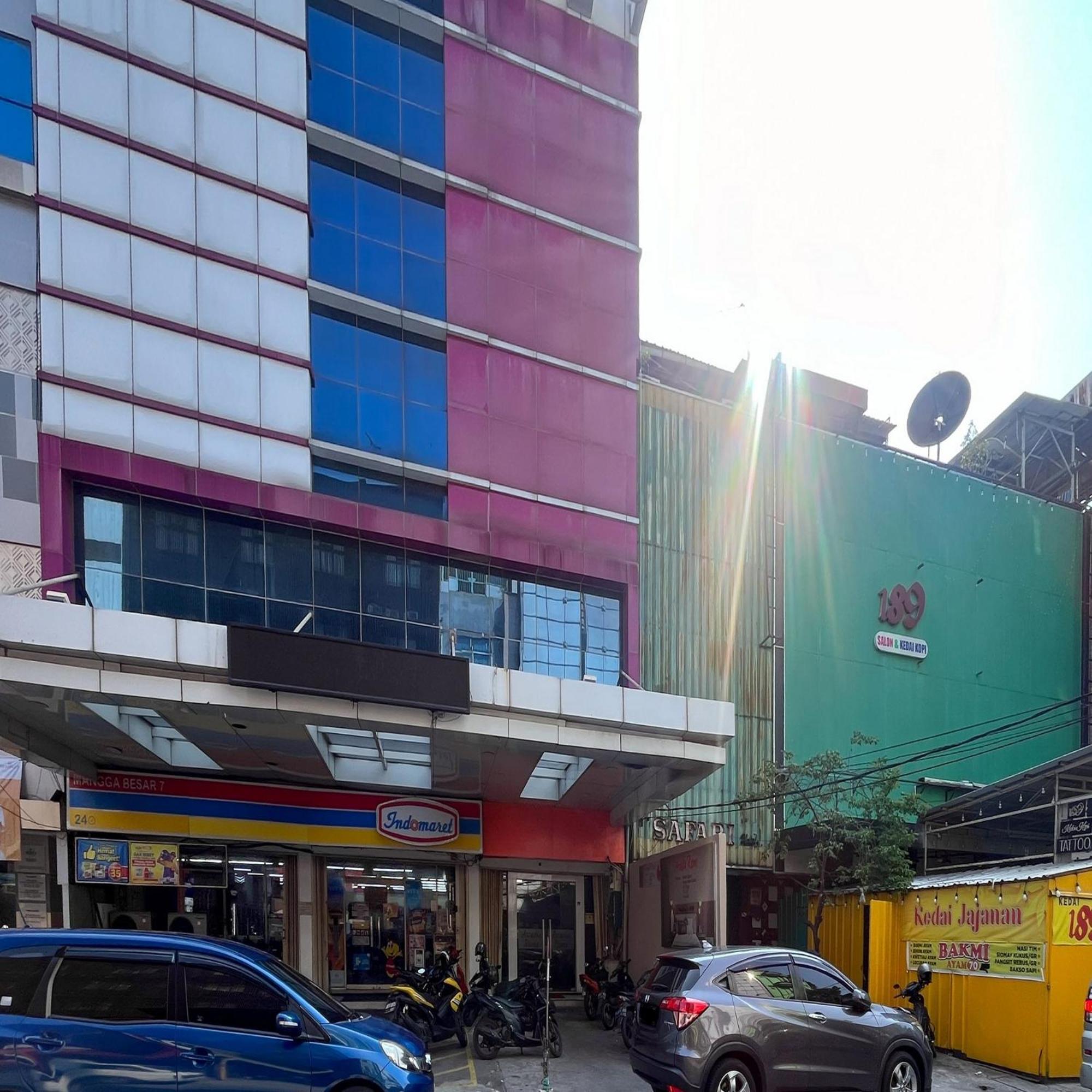 Arcadia Rooms Redpartner Jakarta Eksteriør bilde