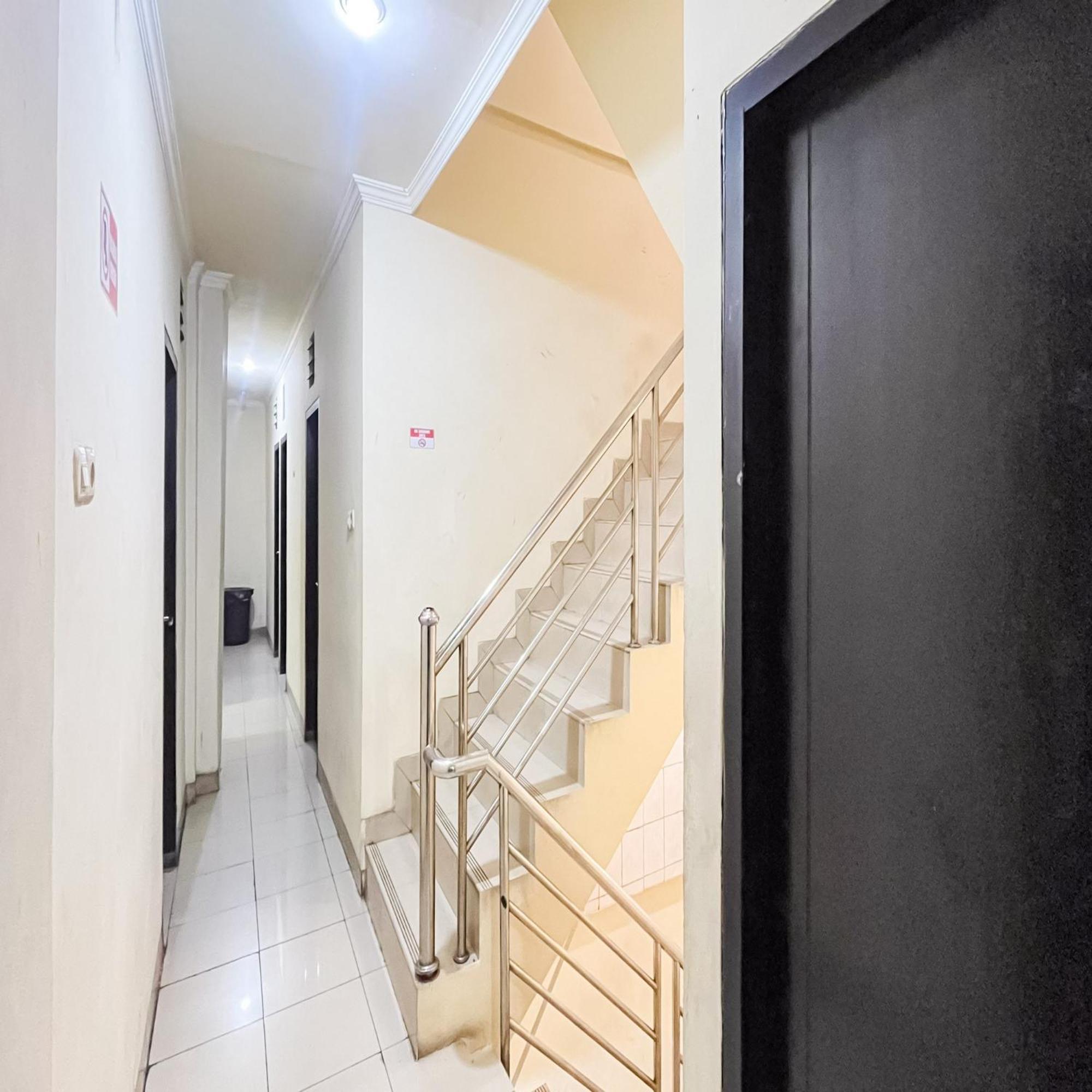 Arcadia Rooms Redpartner Jakarta Eksteriør bilde